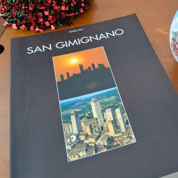 San Gimignano Photo Book - Picture 3 of 3